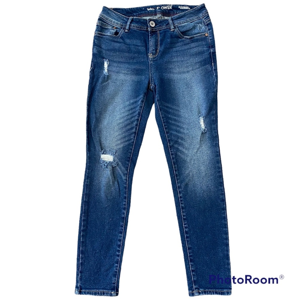 Wallflower Legendary Fit Skinny Distressed Jeans Size 7 Light Stretch